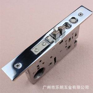 蜜桃久久久亚洲精品水蜜桃黄色网站美式鎖體